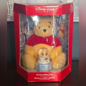 Disney Store Winnie the Pooh Mini Snowglobe And Plush Set